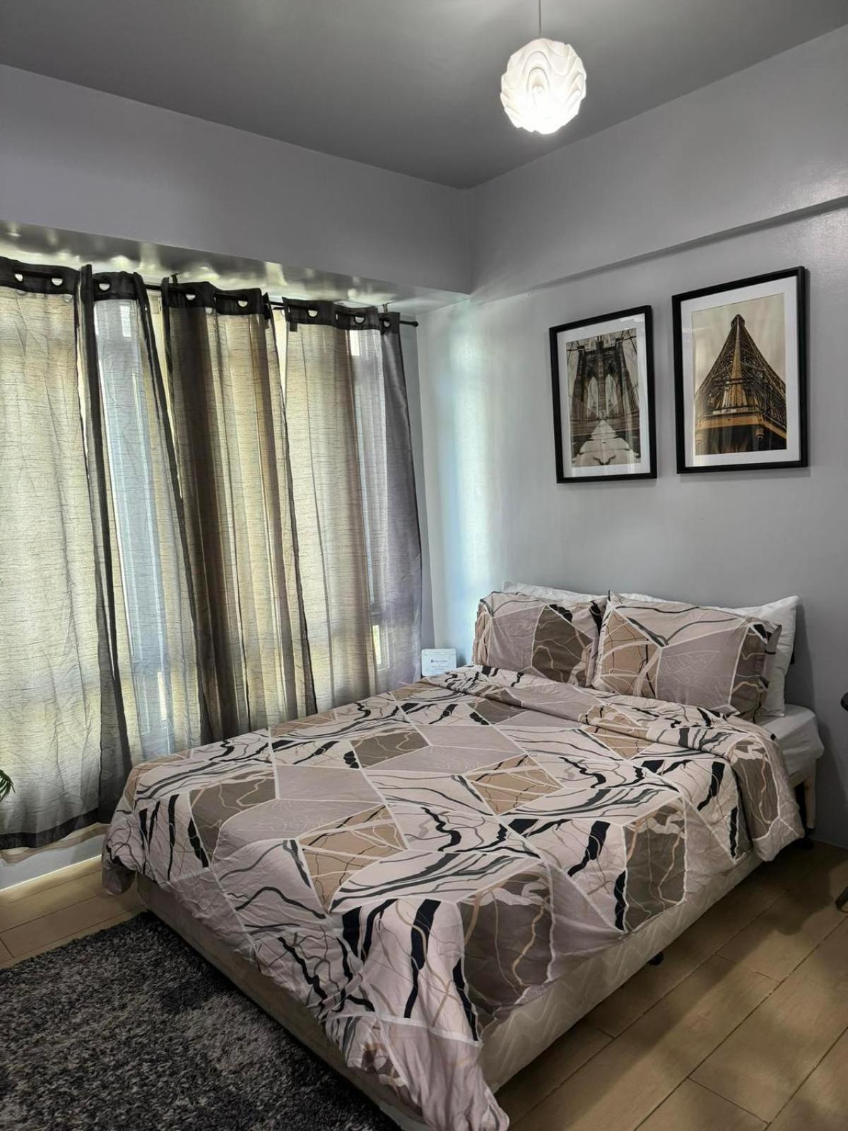 Henry'S Newport Condotel Pasay Exterior foto