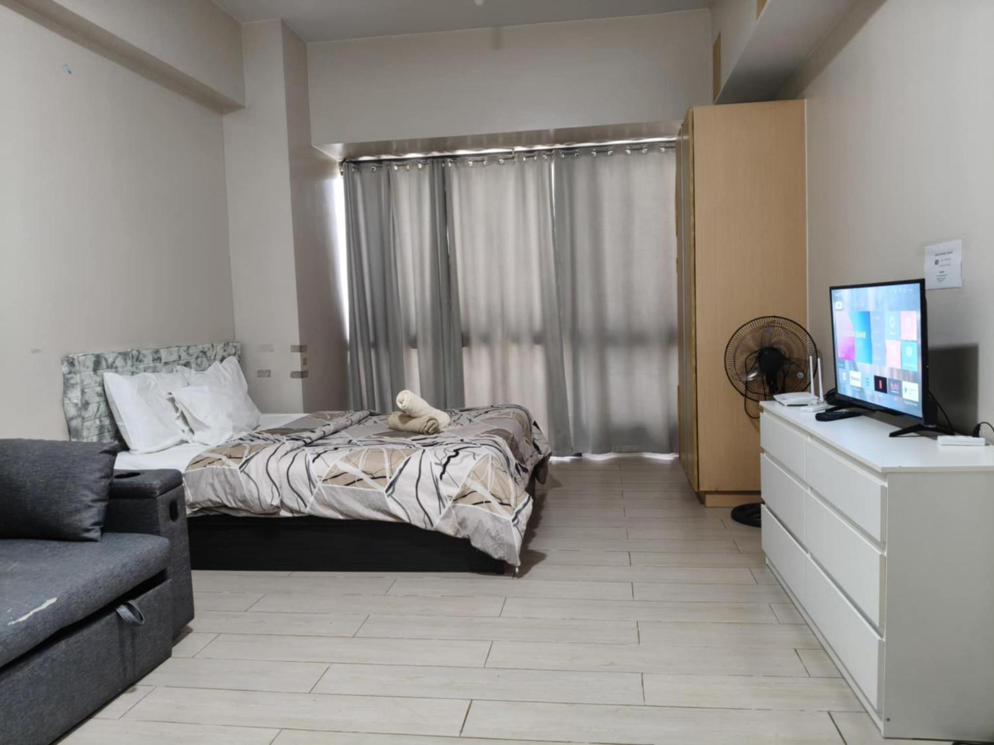 Henry'S Newport Condotel Pasay Exterior foto