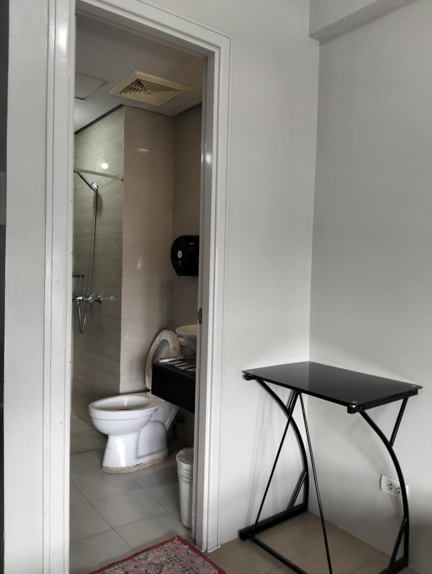 Henry'S Newport Condotel Pasay Exterior foto
