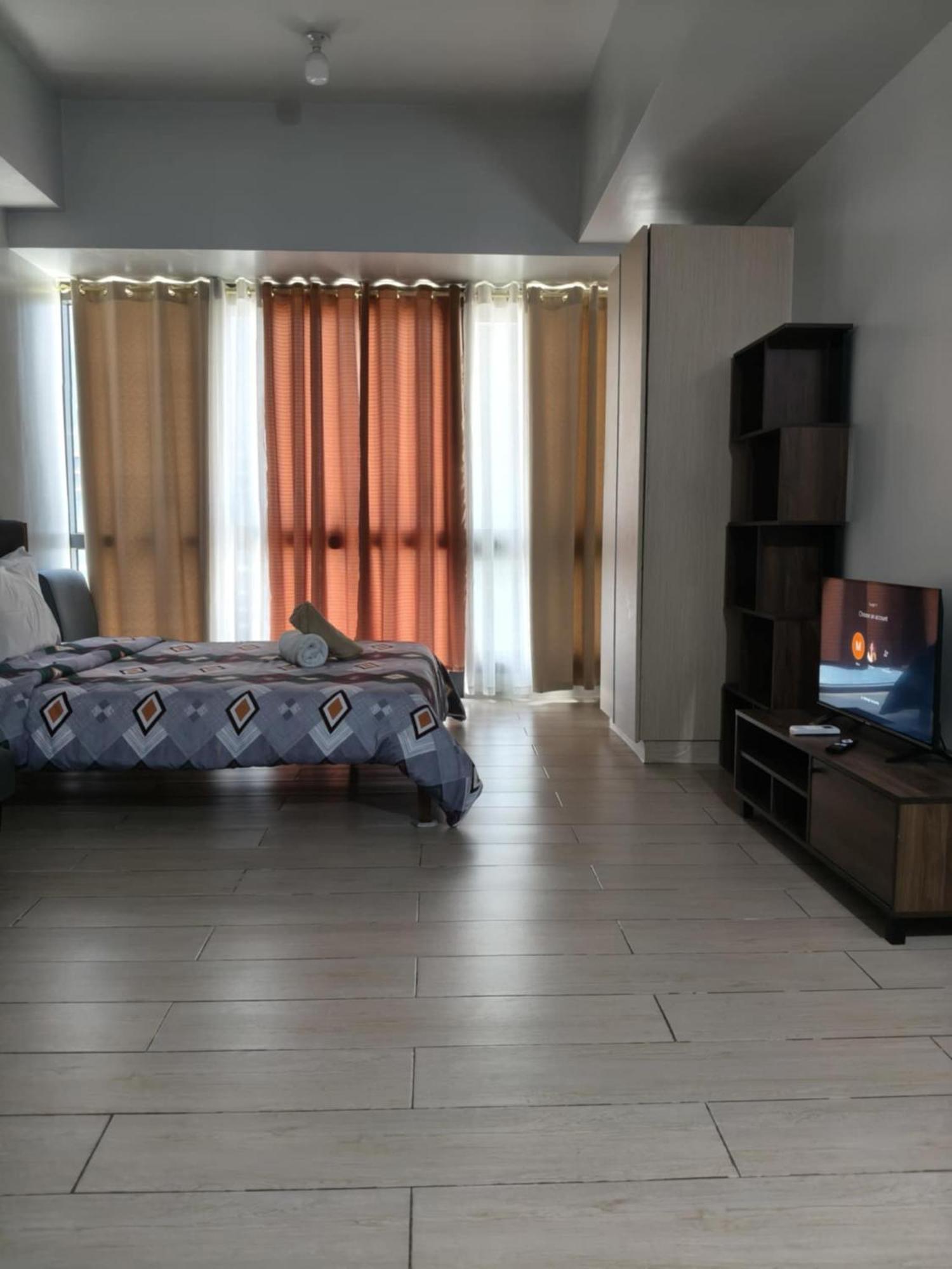 Henry'S Newport Condotel Pasay Exterior foto
